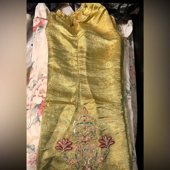 Pakistani dress by Maryum and maria - Picture 3 of 5